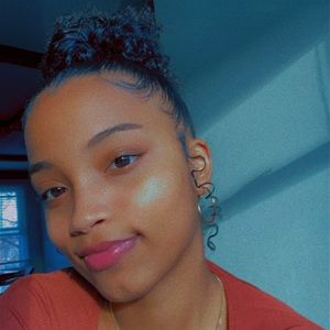 Meet your Posher, Ericka